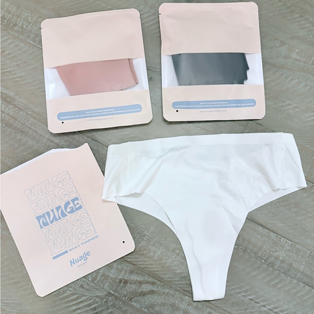 Nuage Seamless Anti Camel Toe Thong  Underwear Set in Off White, Black, and Pink
